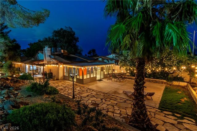 2457 Swan Lane, Las Vegas, NV 89121