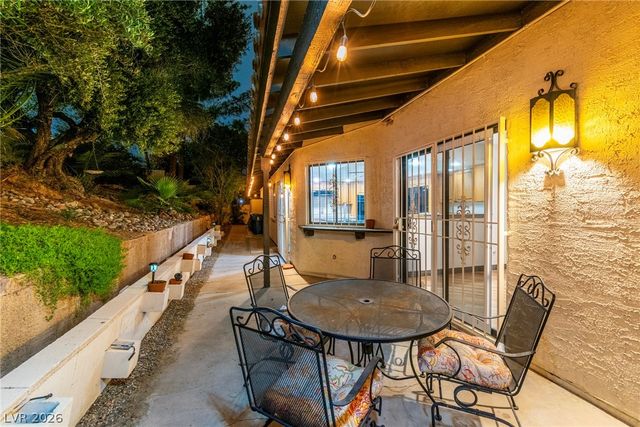 2457 Swan Lane, Las Vegas, NV 89121