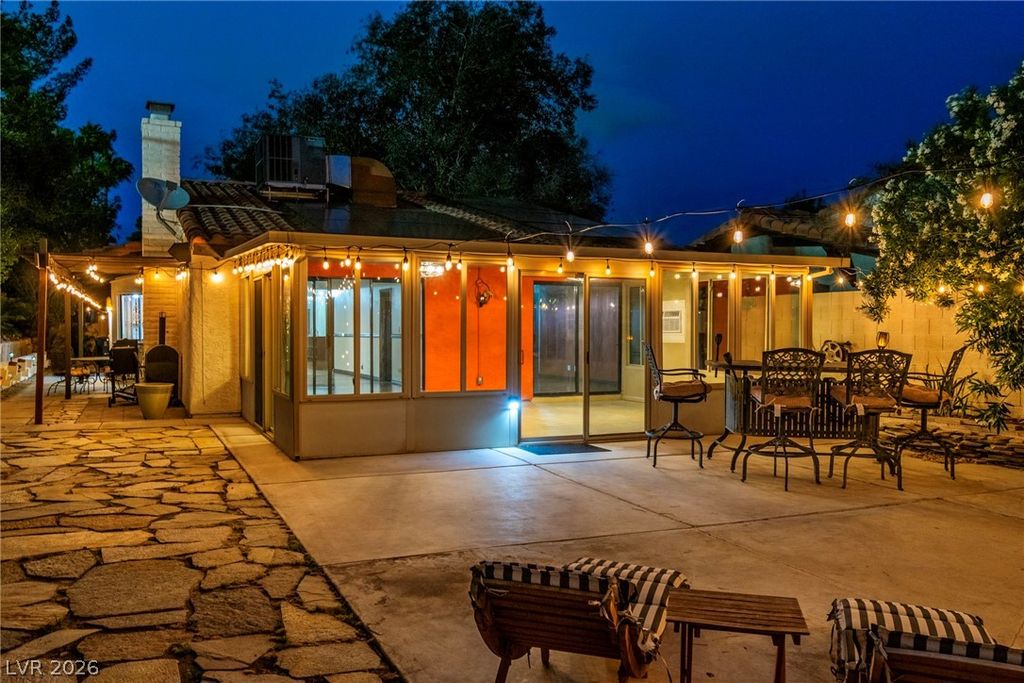 2457 Swan Lane, Las Vegas, NV 89121