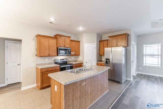 13767 Glendorch Lane, Athens, AL 35613