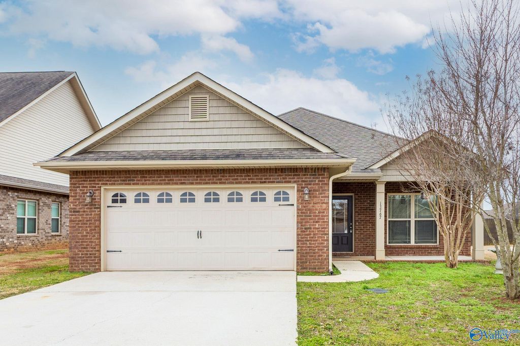 13767 Glendorch Lane, Athens, AL 35613