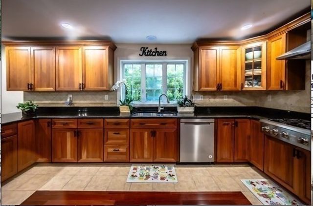 25 Morningside Dr, Haverhill, MA 01832