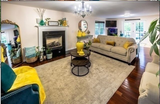 25 Morningside Dr, Haverhill, MA 01832