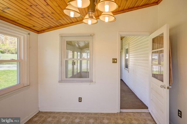 5630 OAKLAND RD, Baltimore, MD 21227