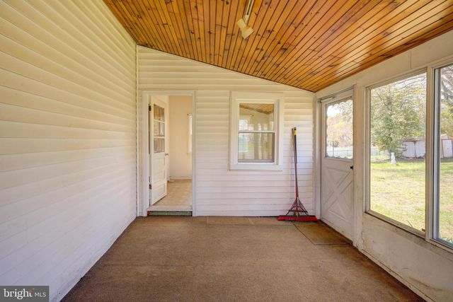 5630 OAKLAND RD, Baltimore, MD 21227