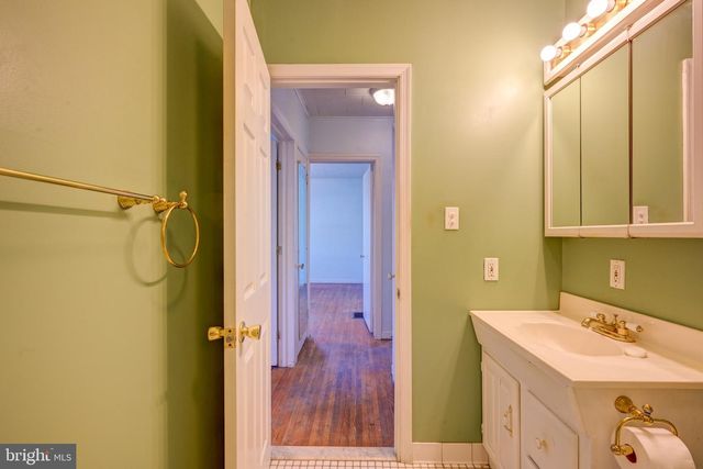 5630 OAKLAND RD, Baltimore, MD 21227