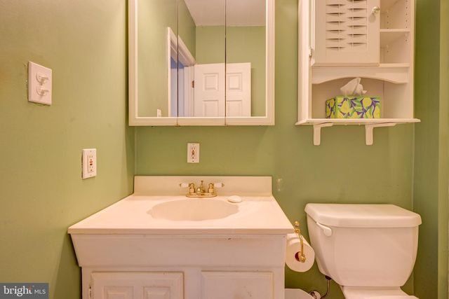 5630 OAKLAND RD, Baltimore, MD 21227