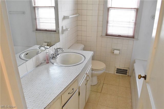 231 Trumbull Avenue NE, Warren, OH 44483