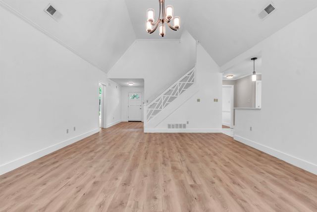 8756 RIVERWOOD FARMS PKY, Memphis, TN 38016