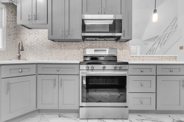 8756 RIVERWOOD FARMS PKY, Memphis, TN 38016