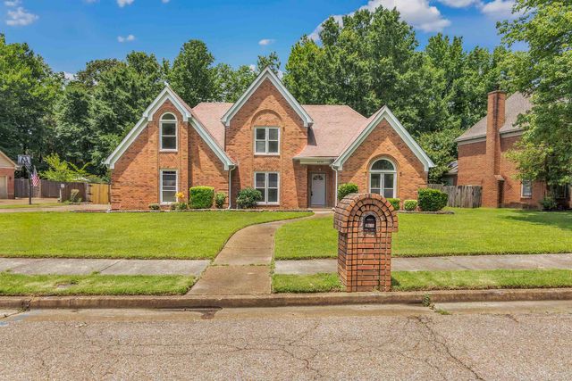 8756 RIVERWOOD FARMS PKY, Memphis, TN 38016