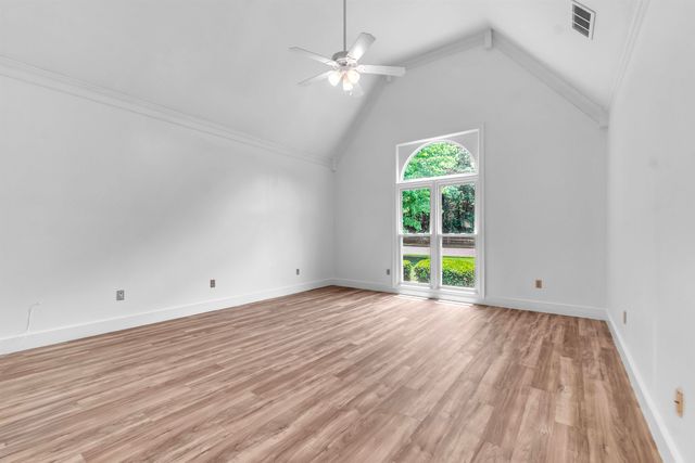 8756 RIVERWOOD FARMS PKY, Memphis, TN 38016