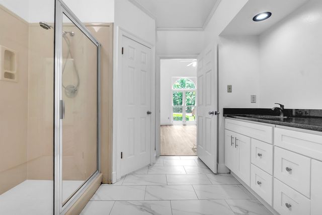 8756 RIVERWOOD FARMS PKY, Memphis, TN 38016