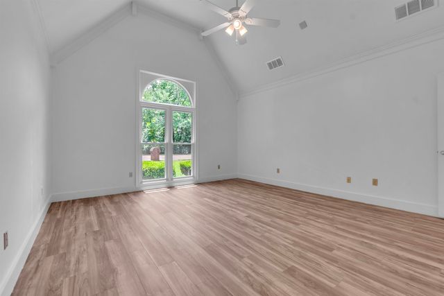 8756 RIVERWOOD FARMS PKY, Memphis, TN 38016