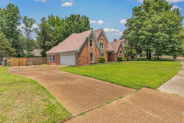 8756 RIVERWOOD FARMS PKY, Memphis, TN 38016
