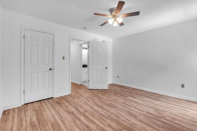 8756 RIVERWOOD FARMS PKY, Memphis, TN 38016