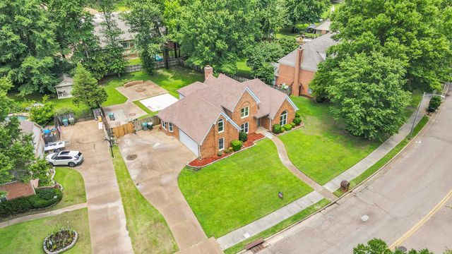 8756 RIVERWOOD FARMS PKY, Memphis, TN 38016