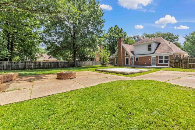 8756 RIVERWOOD FARMS PKY, Memphis, TN 38016