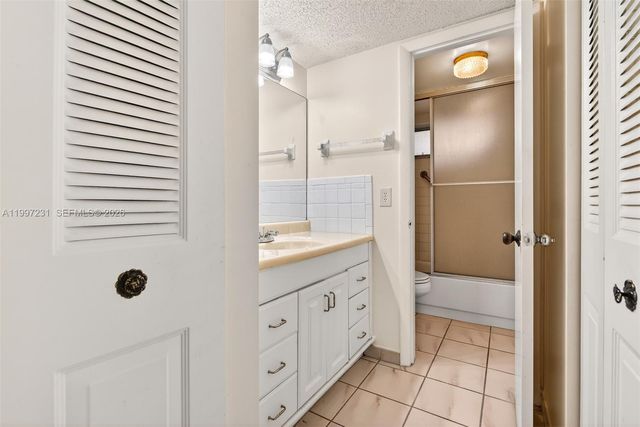 5801 NW 62nd Ave 106, Tamarac, FL 33319