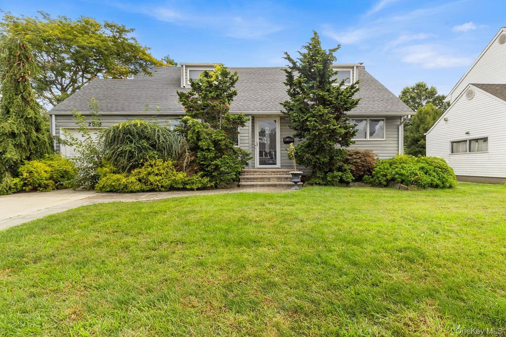 2075 Alan Drive, Seaford, NY 11783 — exterior