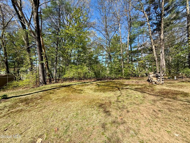 8 Kimberly Lane, Moreau, NY 12828