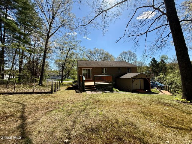 8 Kimberly Lane, Moreau, NY 12828