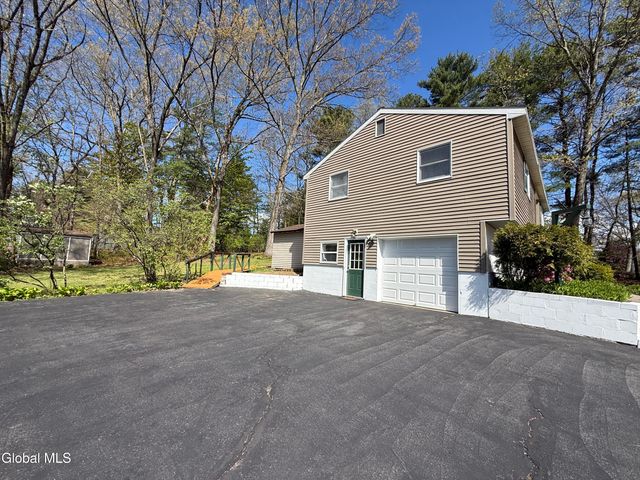 8 Kimberly Lane, Moreau, NY 12828