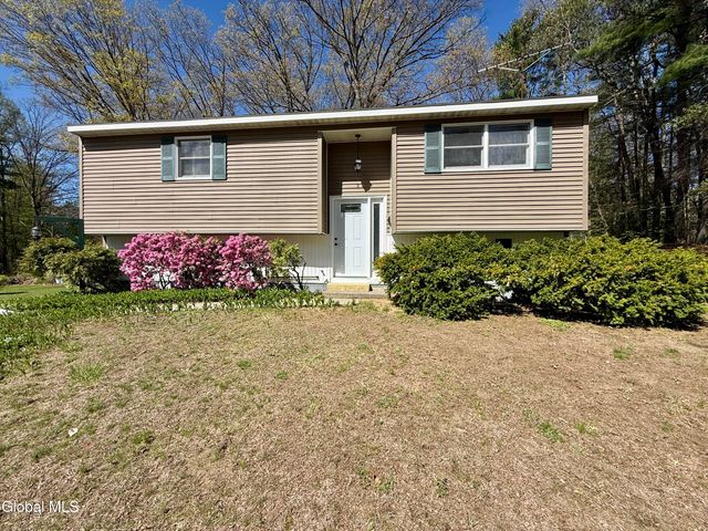 8 Kimberly Lane, Moreau, NY 12828