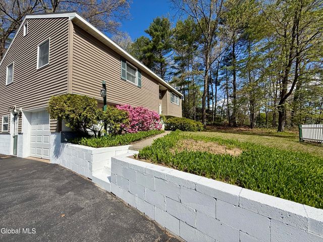 8 Kimberly Lane, Moreau, NY 12828