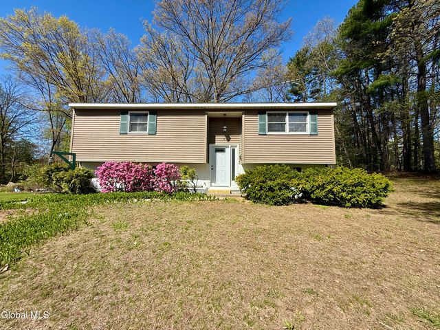 8 Kimberly Lane, Moreau, NY 12828