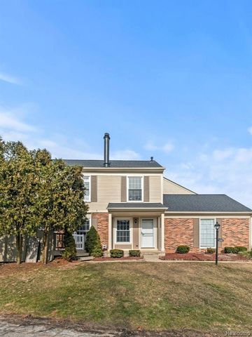 1428 Crescent Lane, Rochester Hills, MI 48306