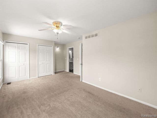 1428 Crescent Lane, Rochester Hills, MI 48306