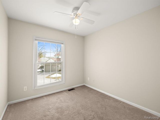 1428 Crescent Lane, Rochester Hills, MI 48306