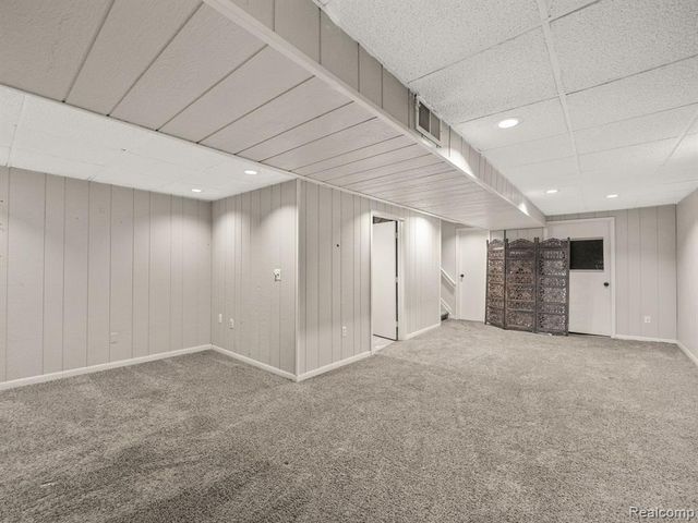 1428 Crescent Lane, Rochester Hills, MI 48306