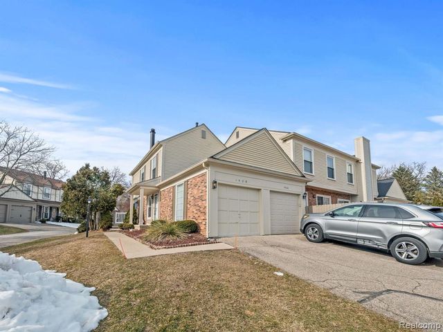 1428 Crescent Lane, Rochester Hills, MI 48306