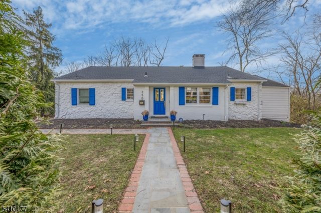 250 Old Short Hills Rd, Millburn Twp., NJ 07078