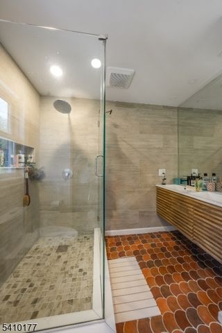 250 Old Short Hills Rd, Millburn Twp., NJ 07078