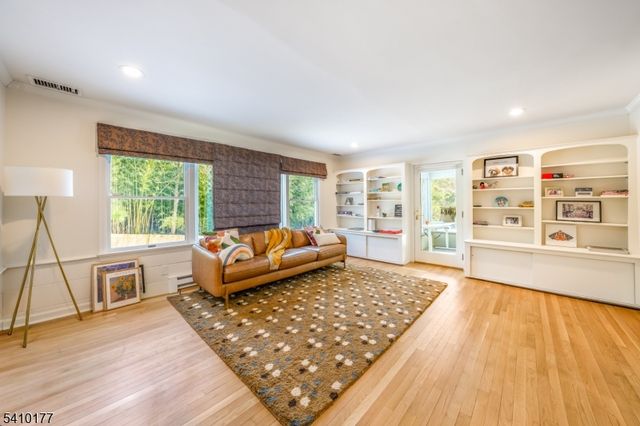 250 Old Short Hills Rd, Millburn Twp., NJ 07078