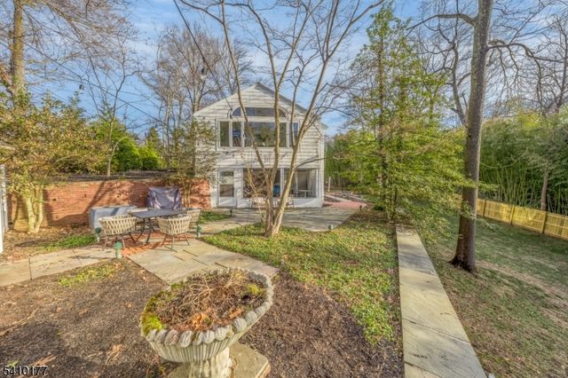 250 Old Short Hills Rd, Millburn Twp., NJ 07078