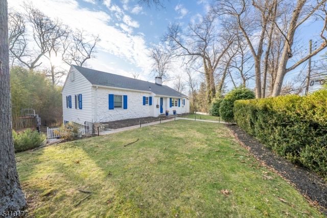 250 Old Short Hills Rd, Millburn Twp., NJ 07078