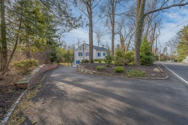 250 Old Short Hills Rd, Millburn Twp., NJ 07078