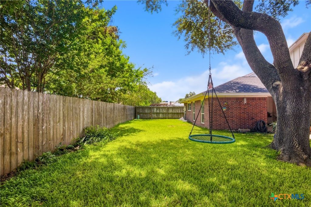 Image 35 of property listing at 805 Santa Fe, Victoria, TX 77904