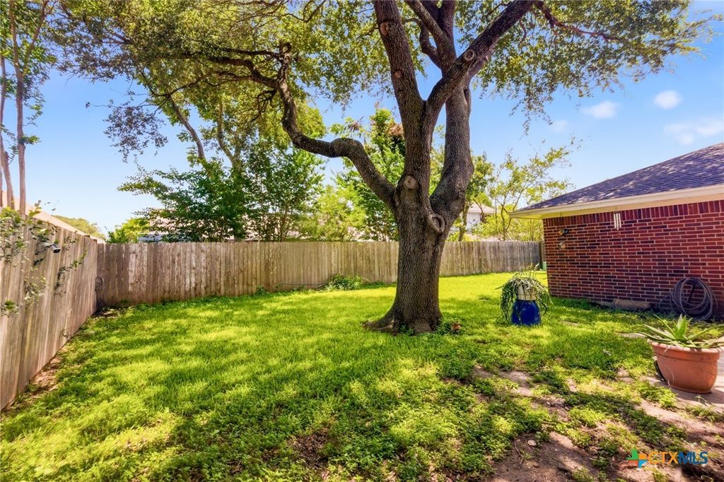 Image 36 of property listing at 805 Santa Fe, Victoria, TX 77904