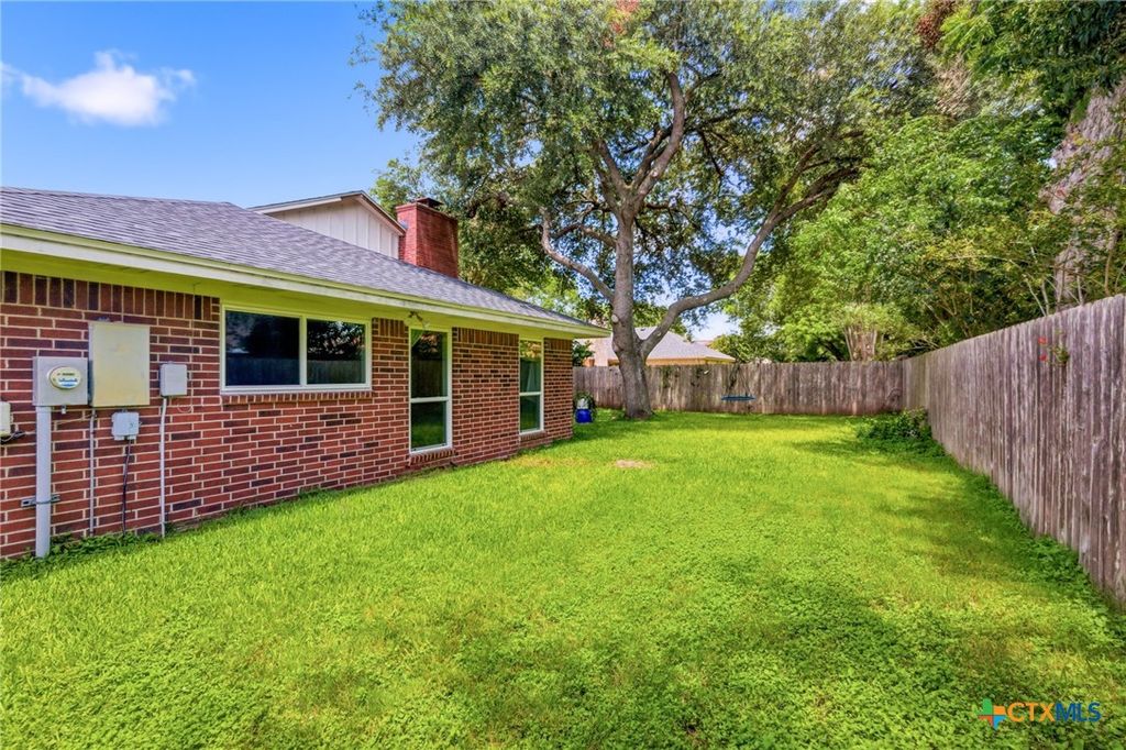 Image 37 of property listing at 805 Santa Fe, Victoria, TX 77904