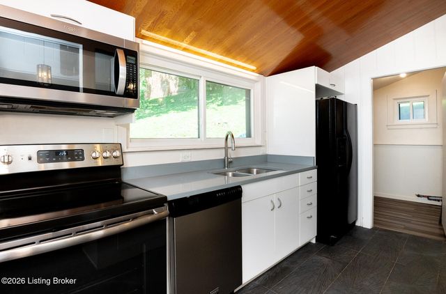 6302 Shadow Wood Ct, Prospect, KY 40059