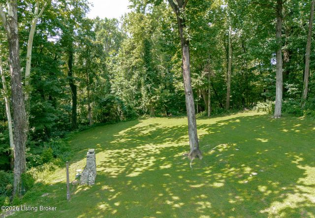 6302 Shadow Wood Ct, Prospect, KY 40059