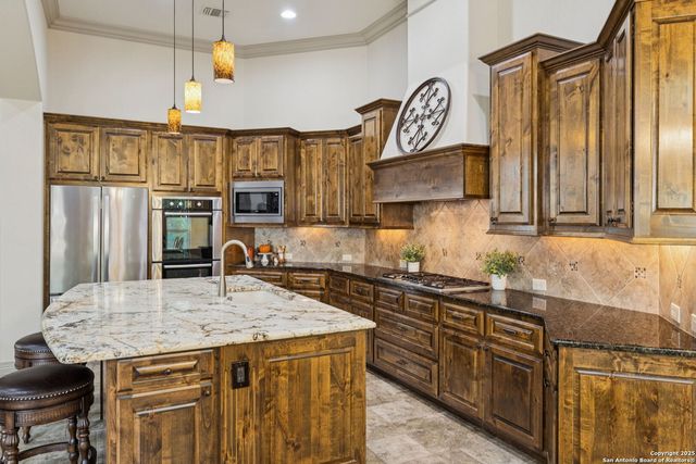211 Granville Way, Shavano Park, TX 78231