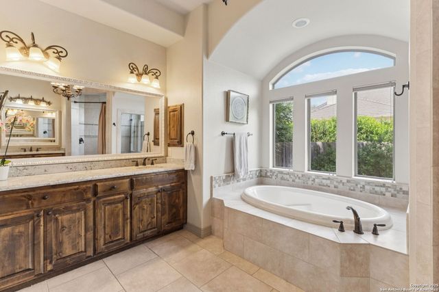 211 Granville Way, Shavano Park, TX 78231