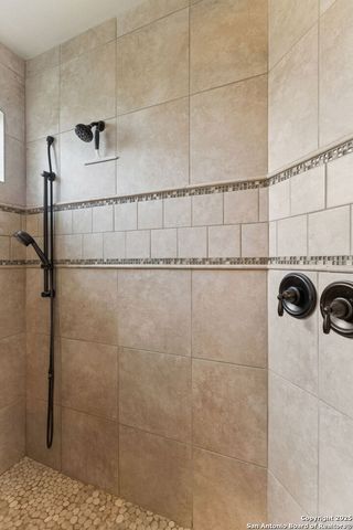 211 Granville Way, Shavano Park, TX 78231
