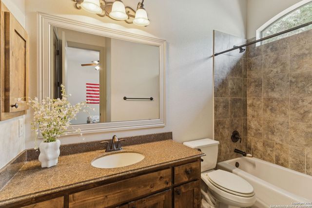 211 Granville Way, Shavano Park, TX 78231